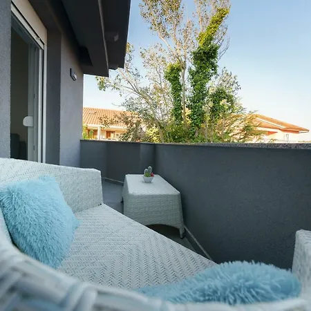 Apartmani Carmen Bibinje Exterior photo