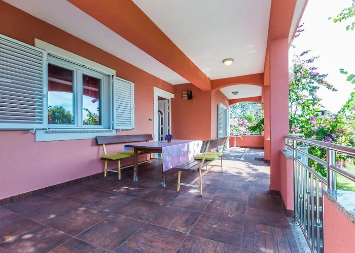 Apartmani Carmen