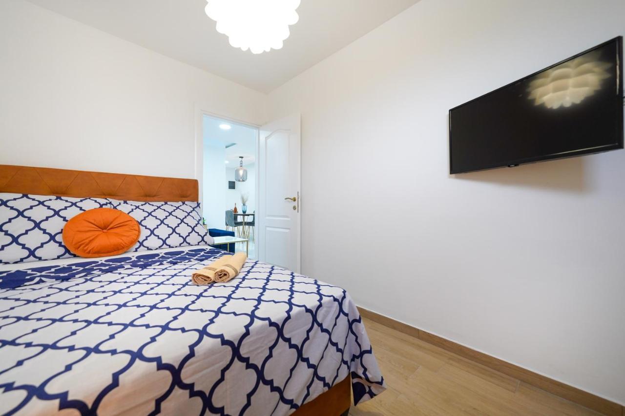 Carmen Apartment *