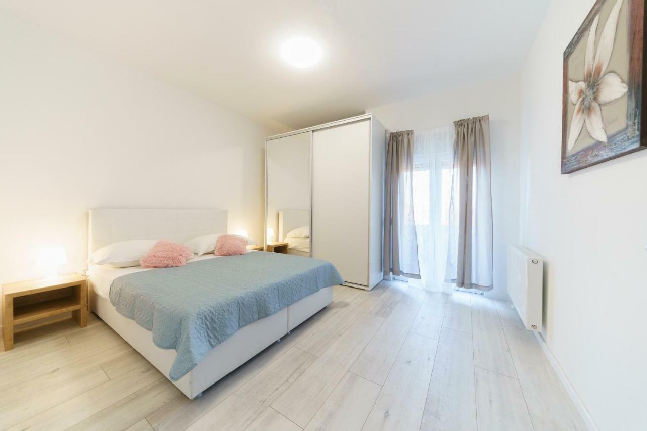 Carmen Apartment *