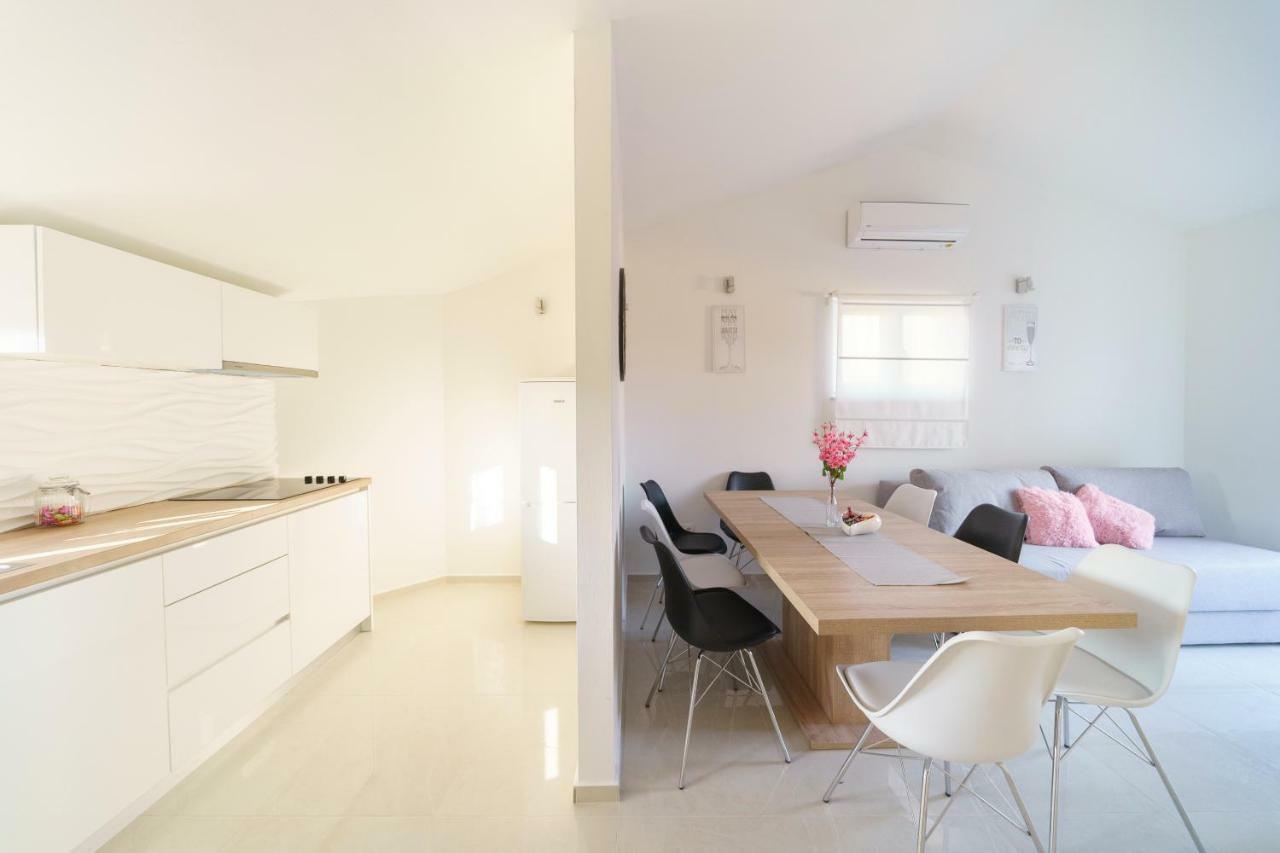 Carmen Apartment Bibinje
